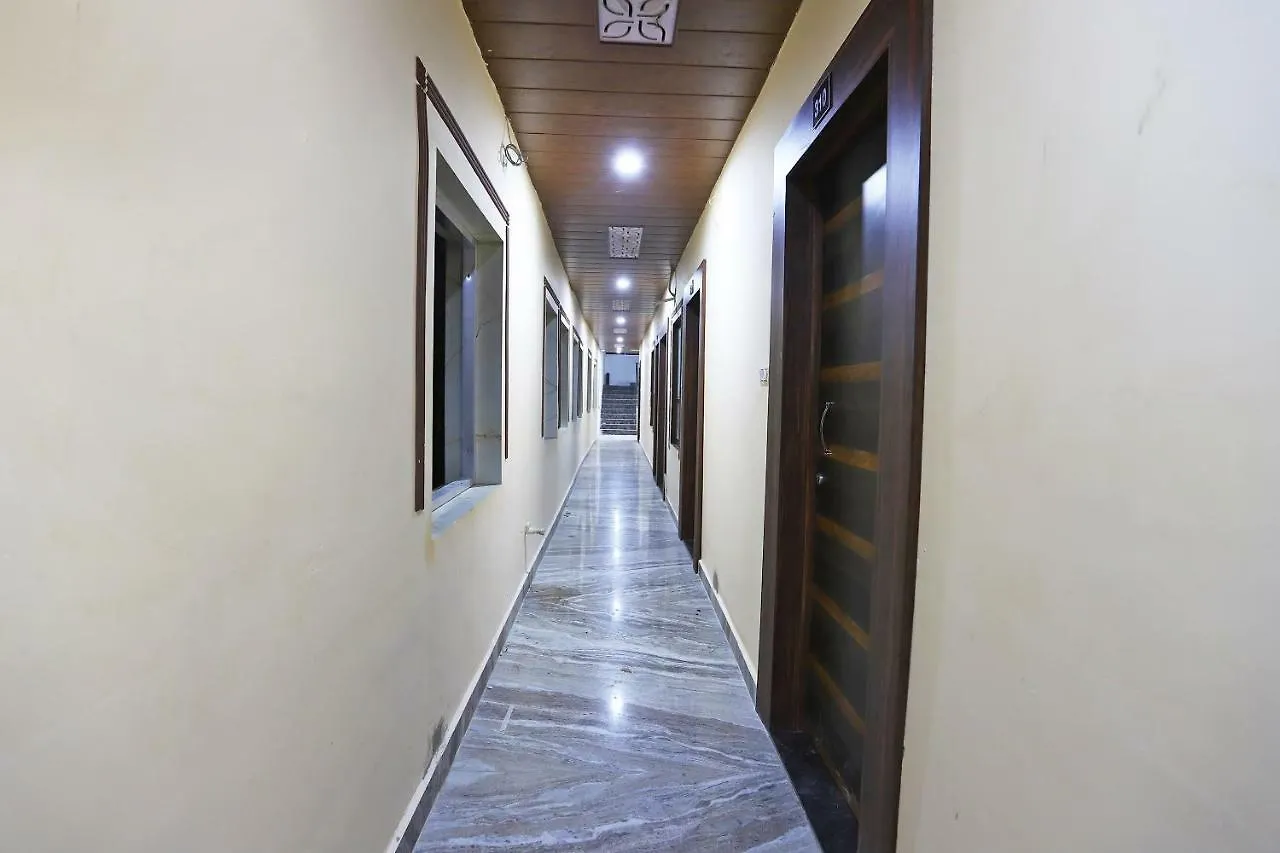 Capital O 44294 Hotel Siddharth International Varanasi Indien